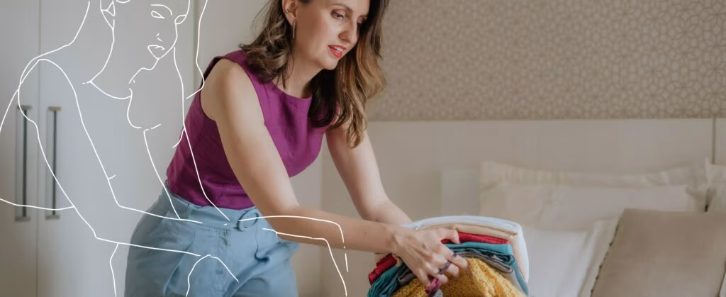 Joice Rossi personal stylist organizando roupas